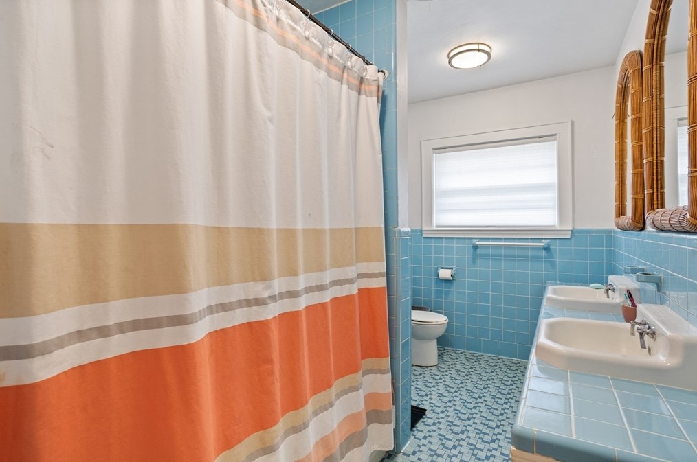 481 Cross St, Carlisle MA  01741-1593 exterior