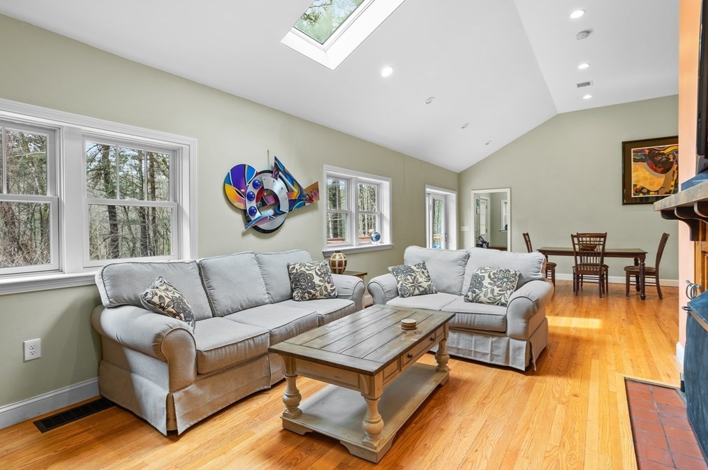 481 Cross St, Carlisle MA  01741-1593 exterior