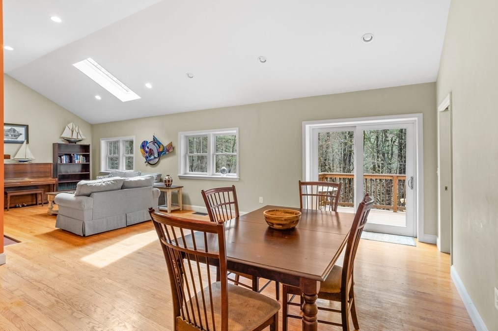 481 Cross St, Carlisle MA  01741-1593 exterior