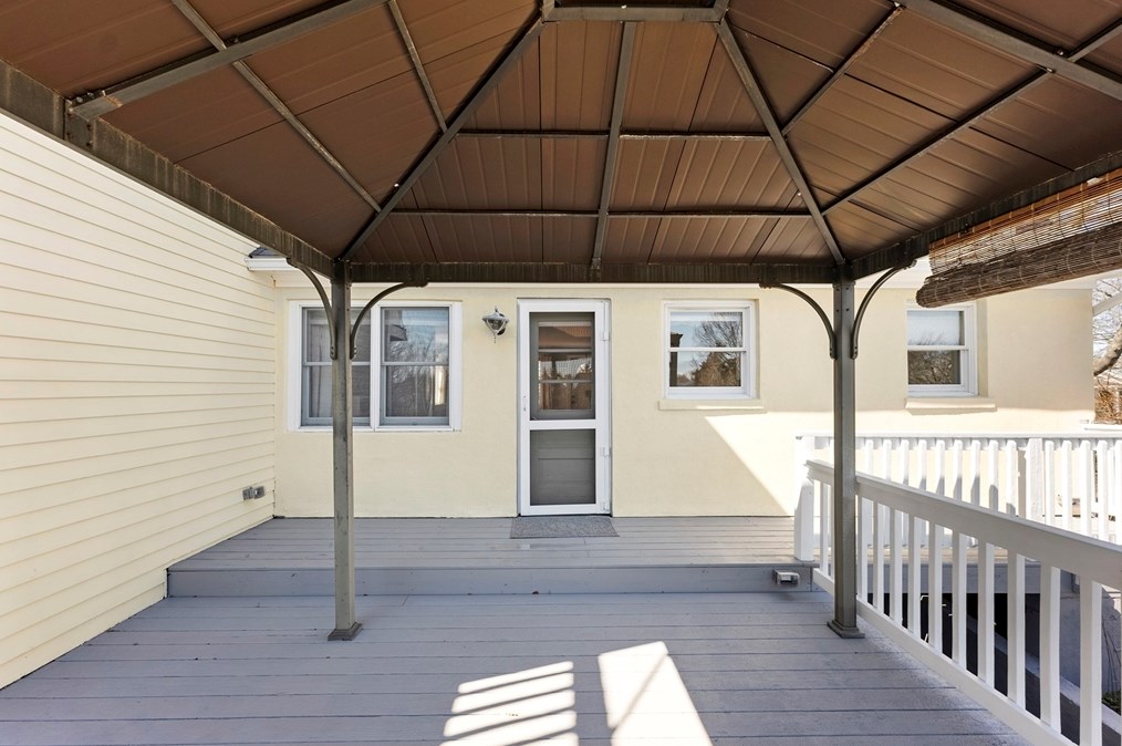 2 Bay Dr, Bourne MA  02532-3408 exterior