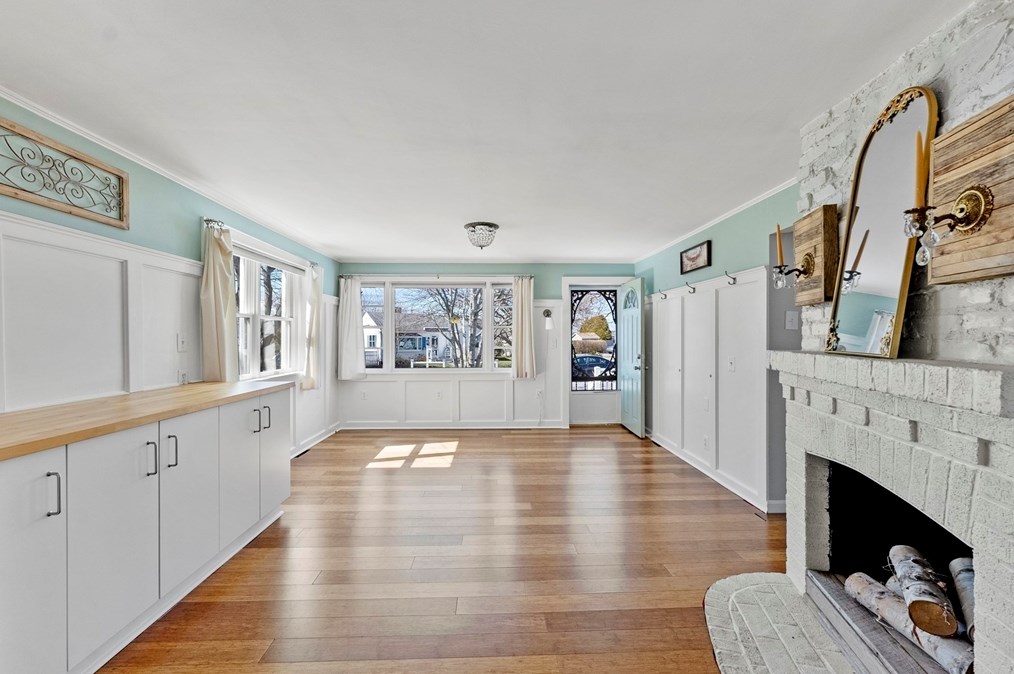 2 Bay Dr, Bourne MA  02532-3408 exterior