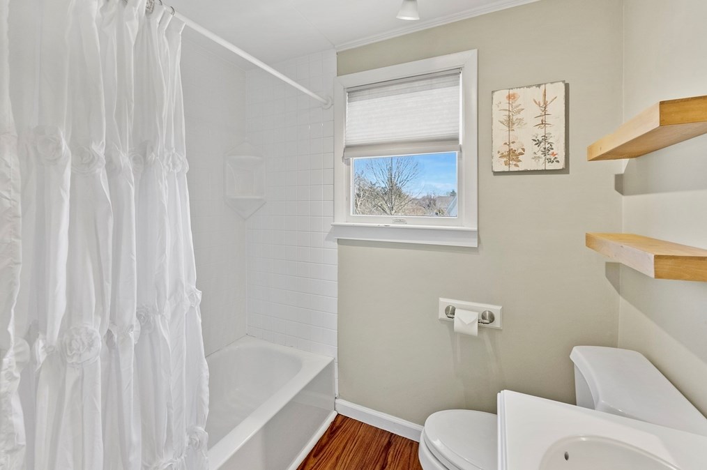 2 Bay Dr, Bourne MA  02532-3408 exterior