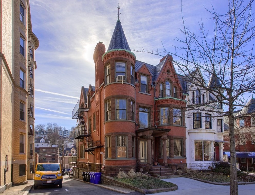 1575 Beacon St, Brookline MA 02446-4614 exterior