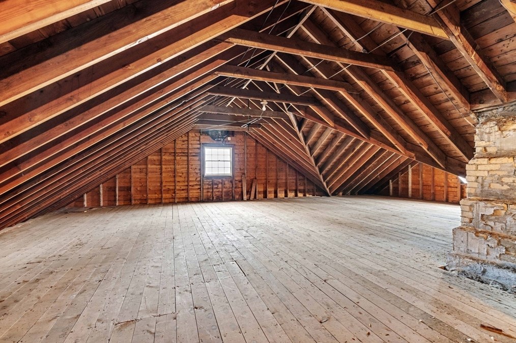 240 Clark Rd, Lowell MA 01852-3124 exterior