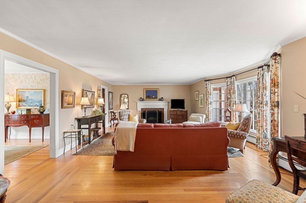 240 Clark Rd, Lowell MA 01852-3124 exterior