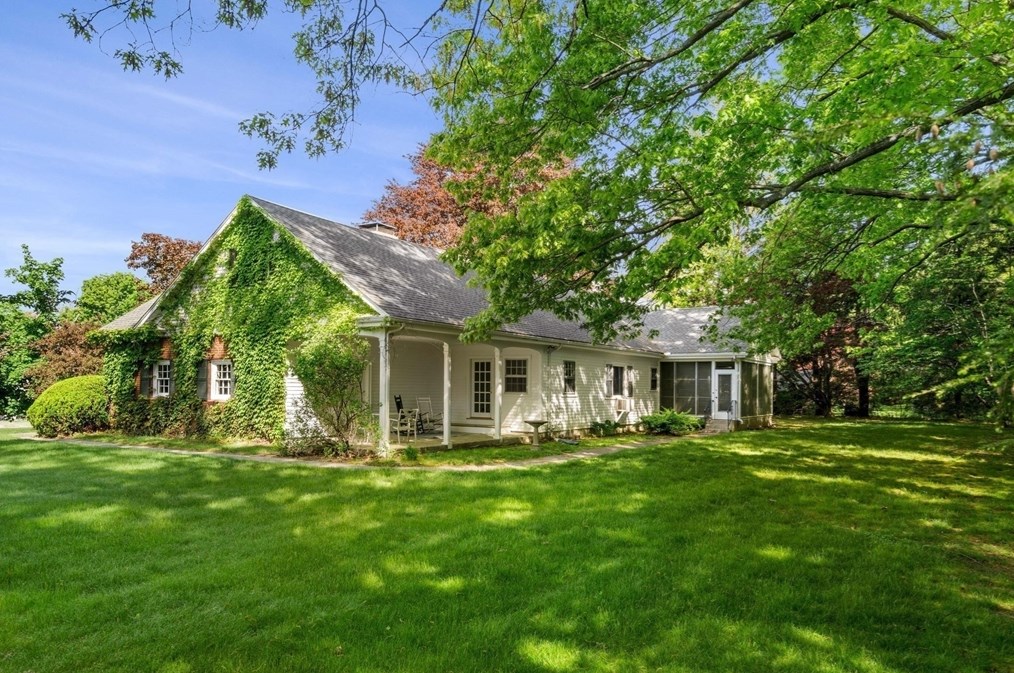 240 Clark Rd, Lowell MA 01852-3124 exterior