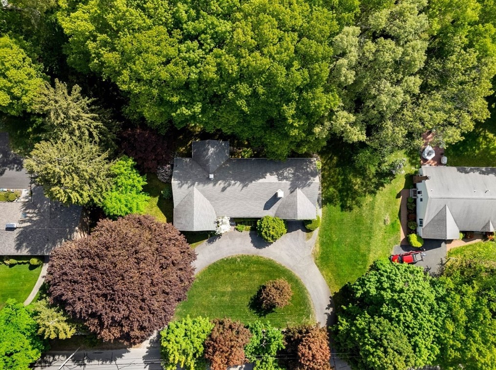 240 Clark Rd, Lowell MA 01852-3124 exterior