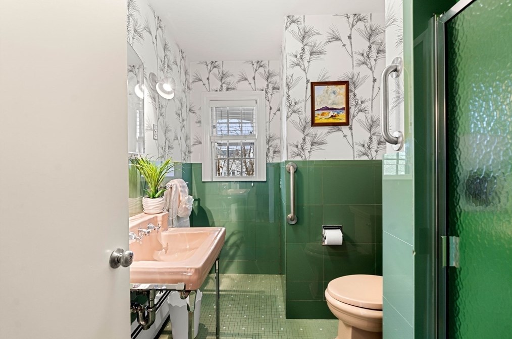 240 Clark Rd, Lowell MA 01852-3124 exterior