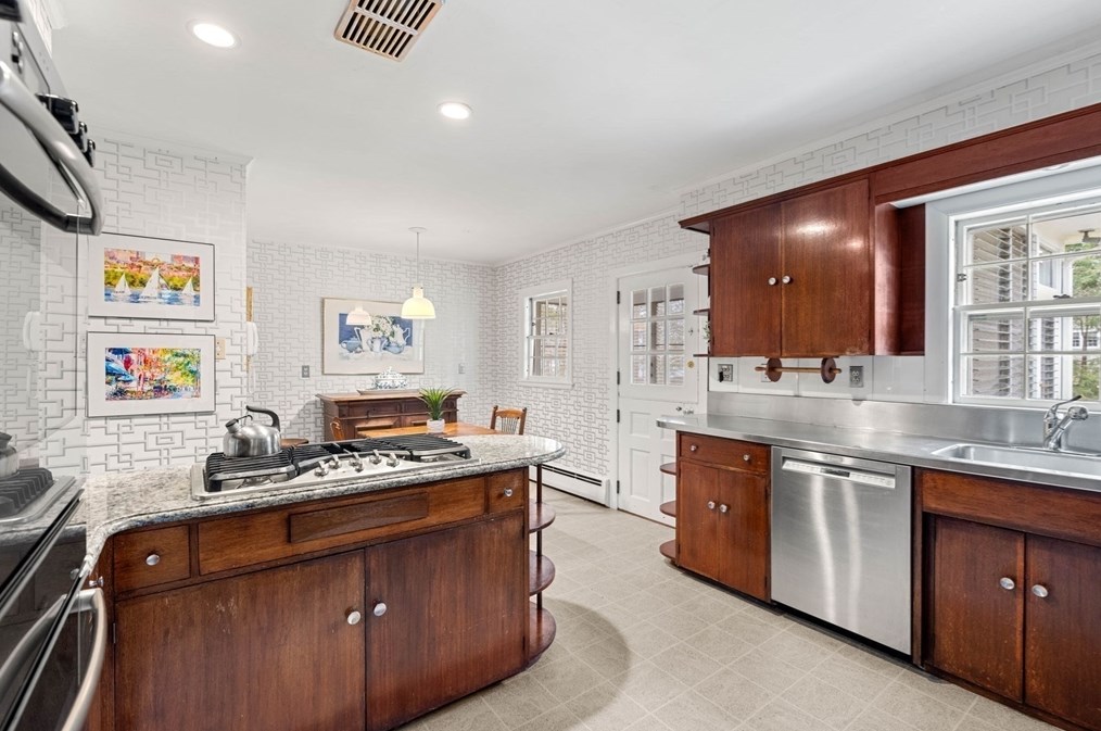 240 Clark Rd, Lowell MA 01852-3124 exterior