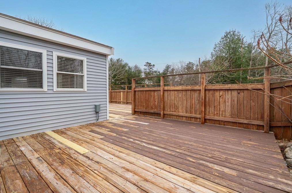 8 Sandpiper Ln, Plymouth MA 02360-2316 exterior