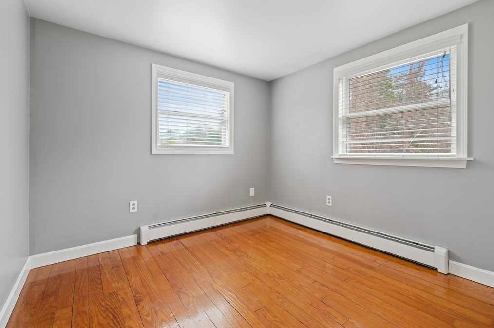 8 Sandpiper Ln, Plymouth MA 02360-2316 exterior