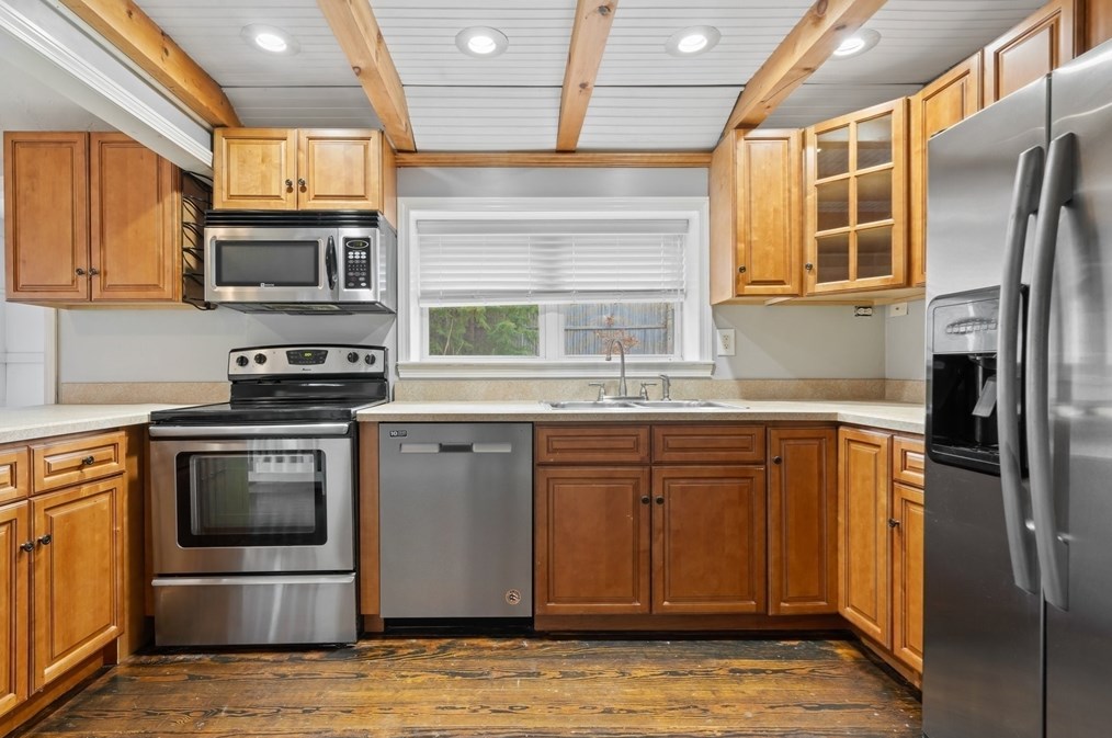 8 Sandpiper Ln, Plymouth MA 02360-2316 exterior