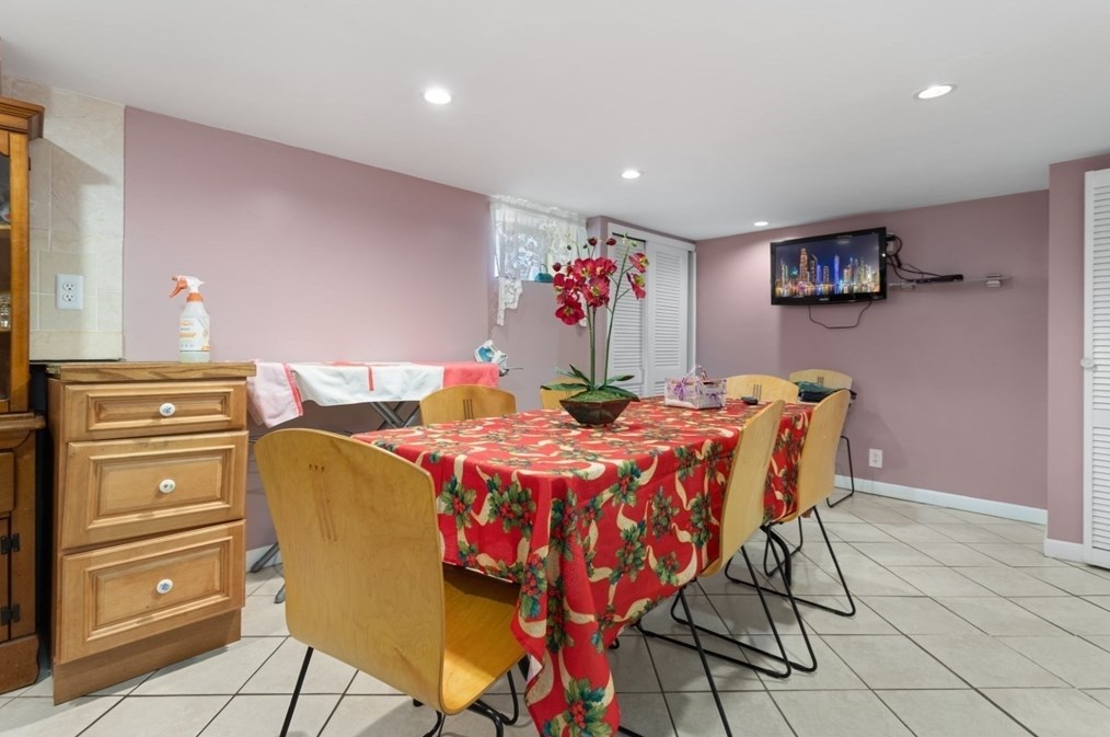 137 Pearl St, Somerville MA 02145-3117 exterior