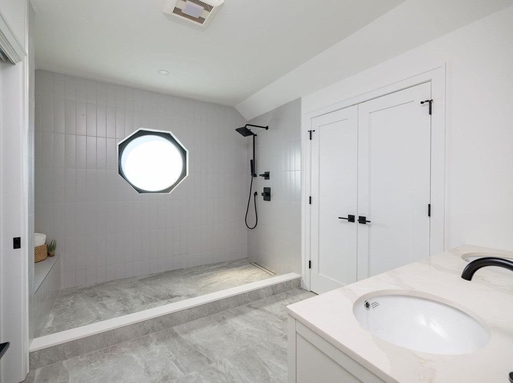 123 Nokomis Rd, Hingham MA  02043-1135 exterior