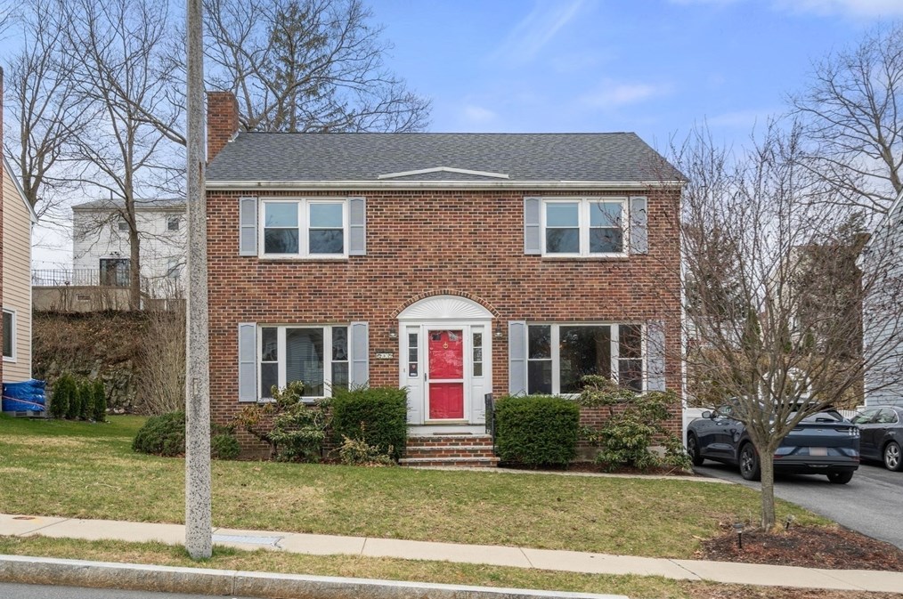 3 Loyola Cir, Boston MA  02132 exterior