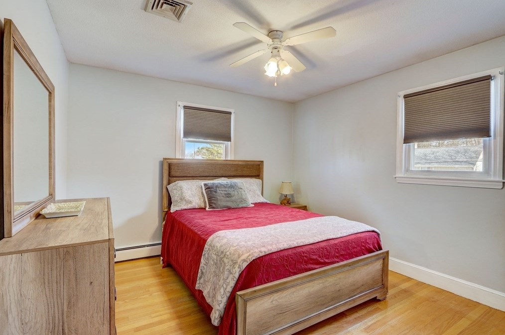 31 Cochrane Cir, Methuen MA  01844-3111 exterior