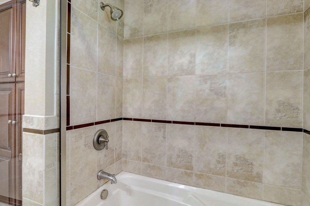 31 Cochrane Cir, Methuen MA  01844-3111 exterior