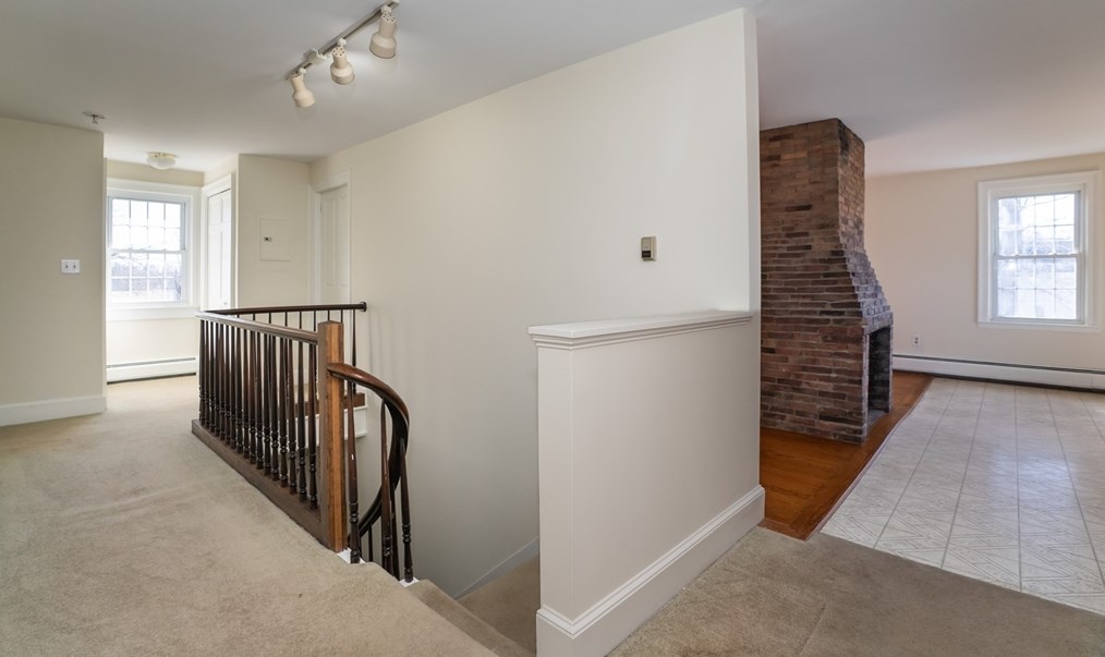 25 St, Hadley MA 01035-9502 exterior