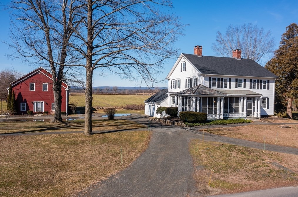 25 St, Hadley MA 01035-9502 exterior