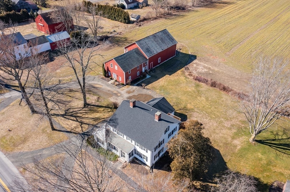 25 St, Hadley MA 01035-9502 exterior