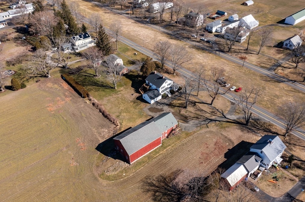 25 St, Hadley MA 01035-9502 exterior