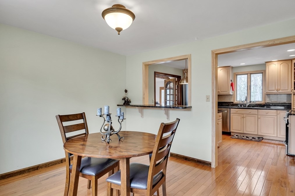 6 Karl Dr, Billerica MA  01862-1249 exterior