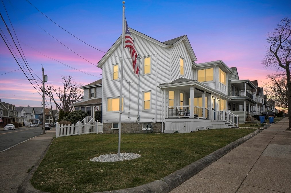 59 Lewis Ave, Winthrop MA  02152-1772 exterior