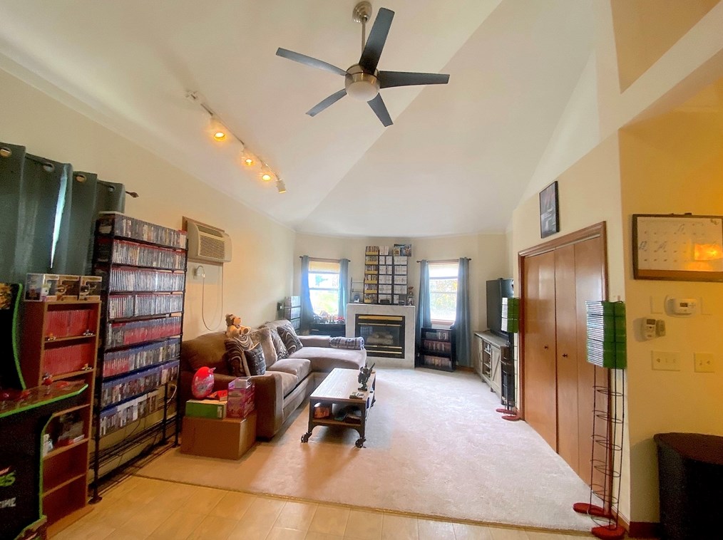 74 Lakewood St, Worcester MA  01603-2069 exterior