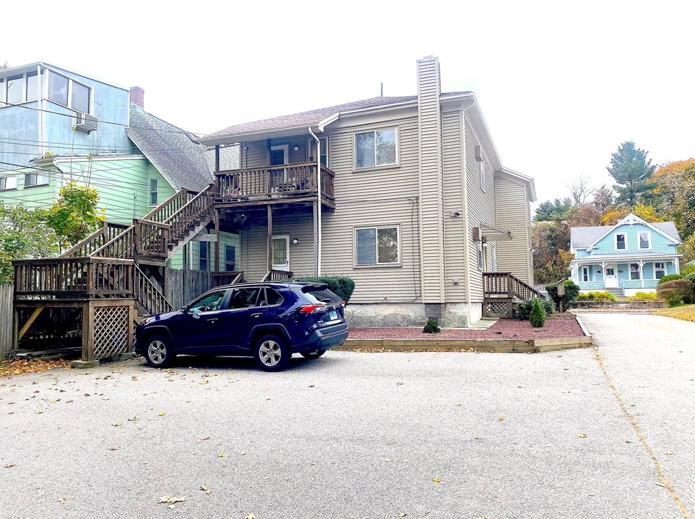 74 Lakewood St, Worcester MA  01603-2069 exterior