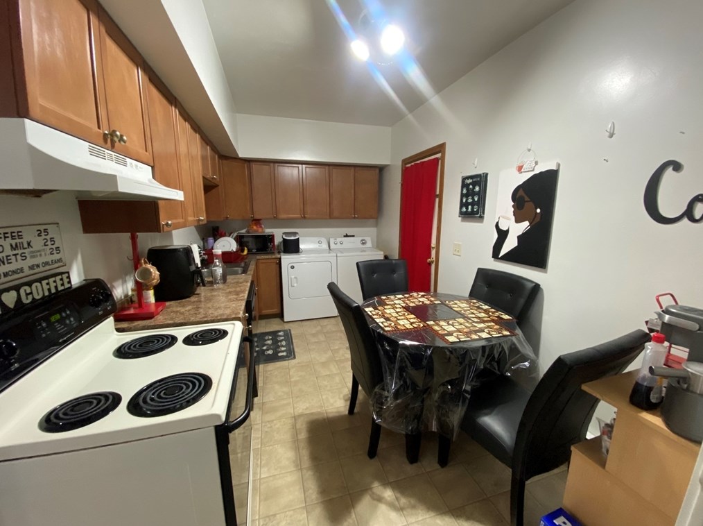 74 Lakewood St, Worcester MA  01603-2069 exterior