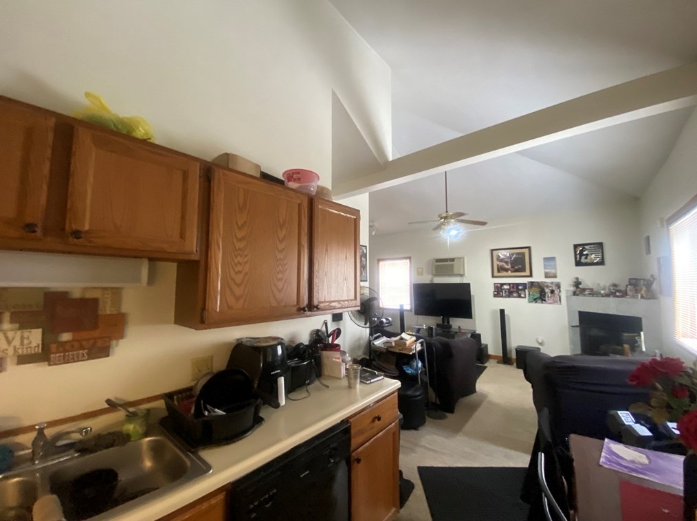 74 Lakewood St, Worcester MA  01603-2069 exterior