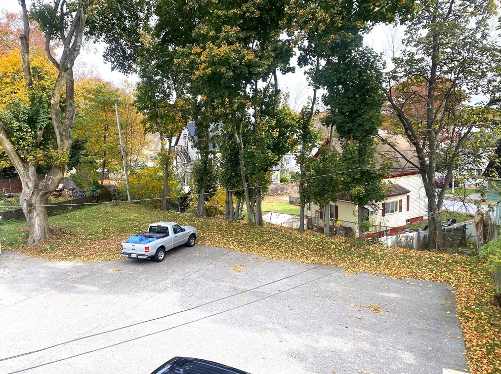 74 Lakewood St, Worcester MA  01603-2069 exterior