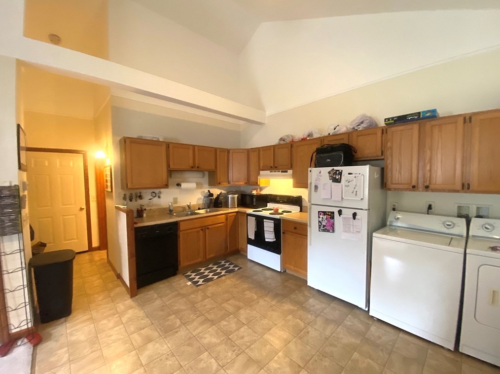 74 Lakewood St, Worcester MA  01603-2069 exterior