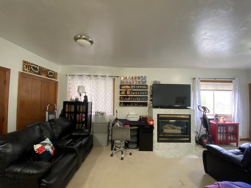 74 Lakewood St, Worcester MA  01603-2069 exterior