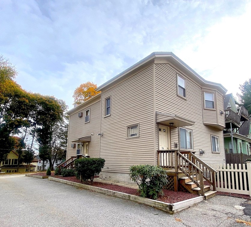 74 Lakewood St, Worcester MA  01603-2069 exterior