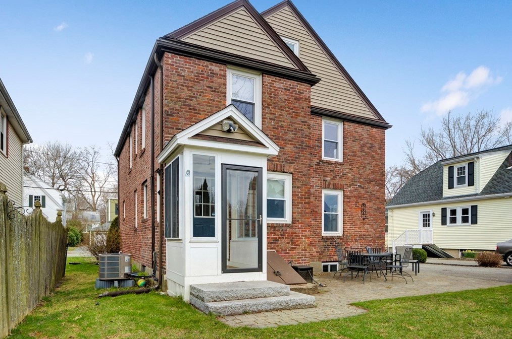 81 Mayall Rd, Waltham MA  02453-8266 exterior