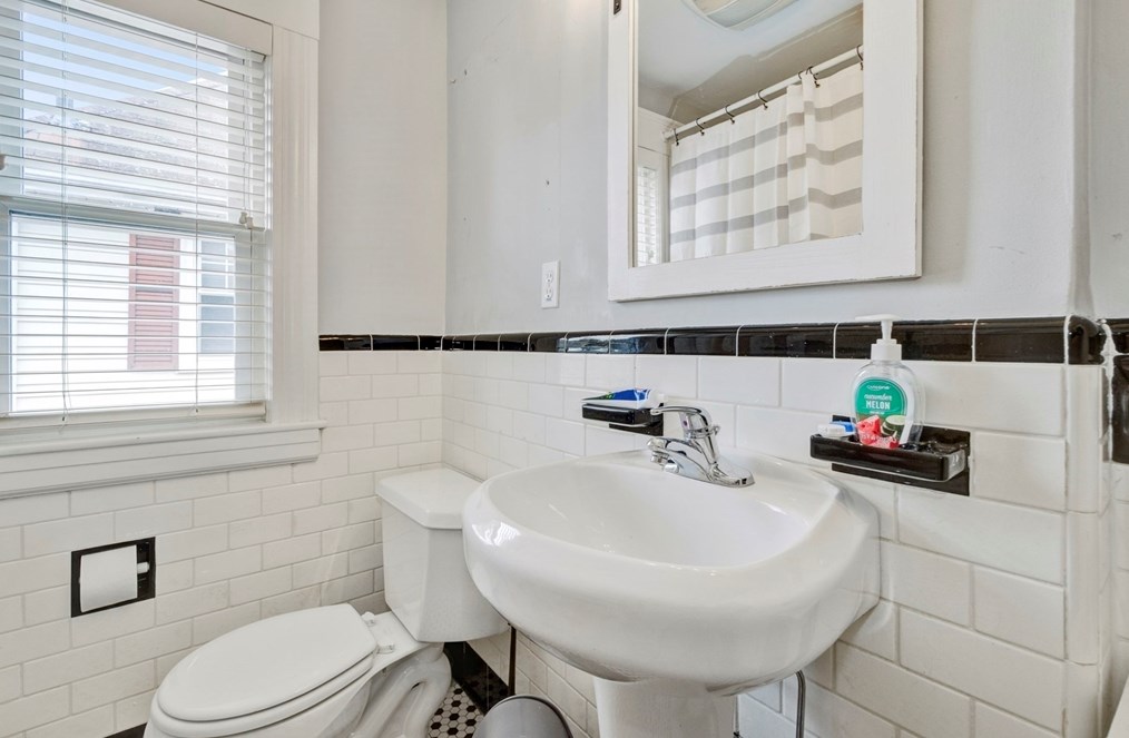 81 Mayall Rd, Waltham MA  02453-8266 exterior