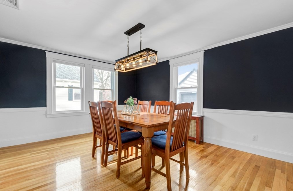 81 Mayall Rd, Waltham MA  02453-8266 exterior