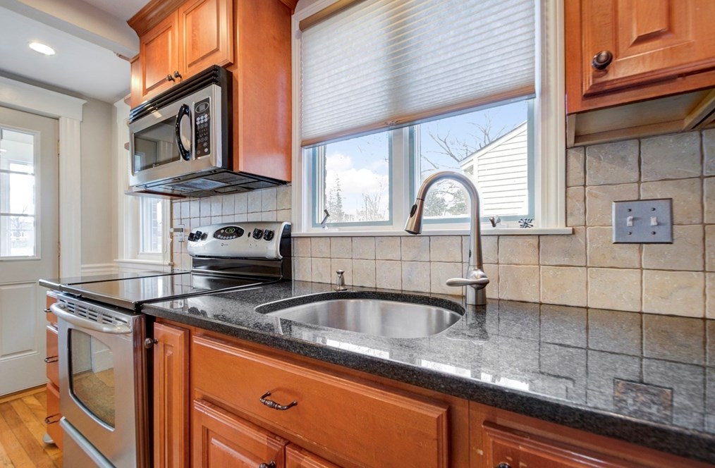 81 Mayall Rd, Waltham MA  02453-8266 exterior