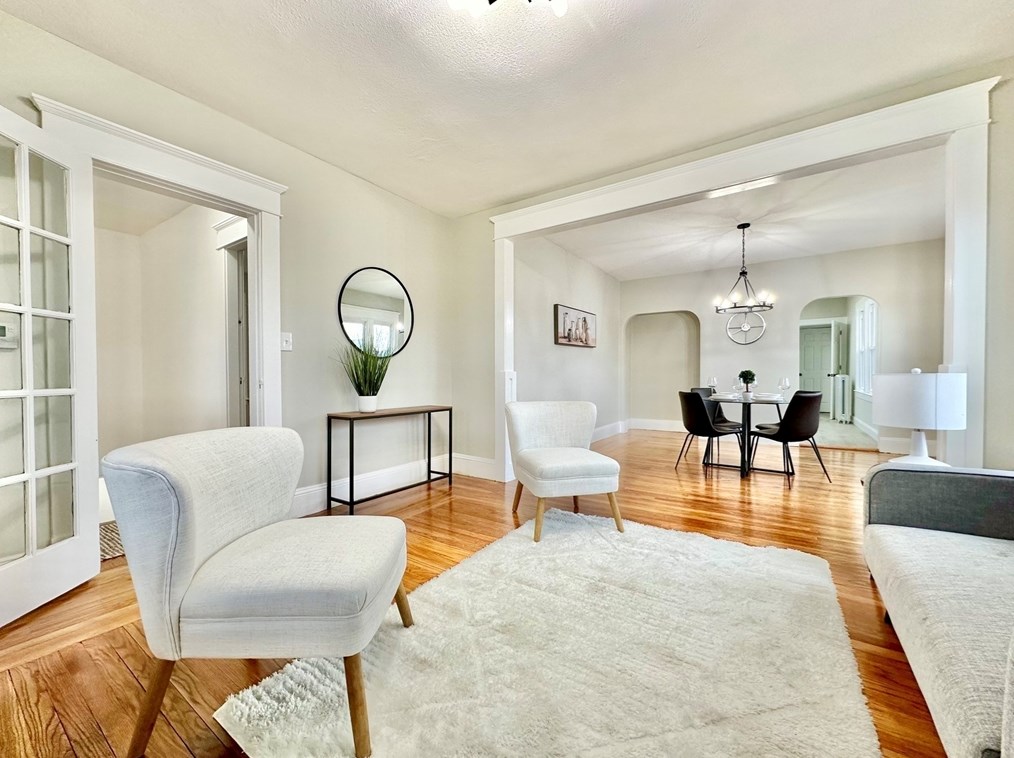 373 Hampden St, Chicopee MA  01013-1557 exterior