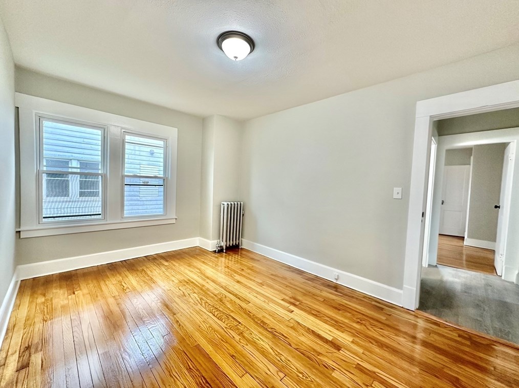 373 Hampden St, Chicopee MA 01013-1557 exterior