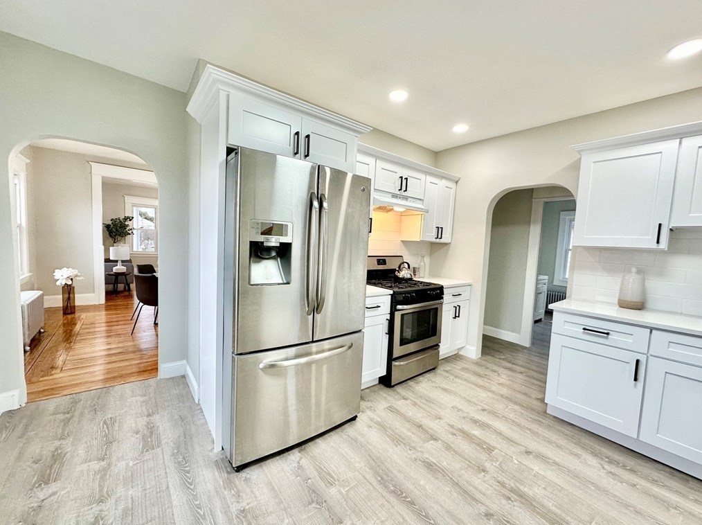 373 Hampden St, Chicopee MA 01013-1557 exterior