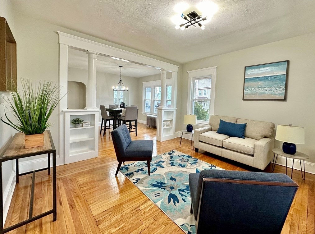 373 Hampden St, Chicopee MA 01013-1557 exterior