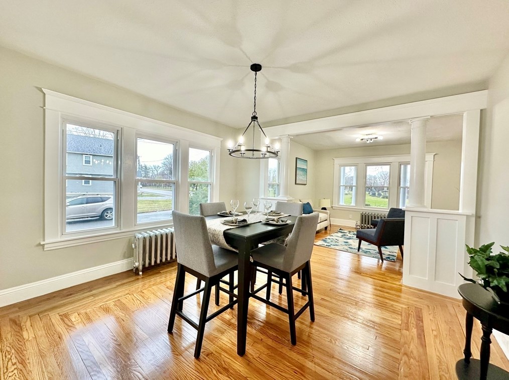 373 Hampden St, Chicopee MA 01013-1557 exterior