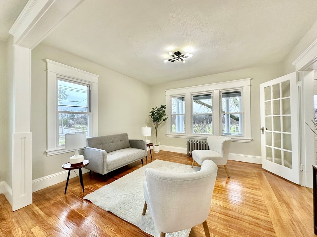 373 Hampden St, Chicopee MA 01013-1557 exterior