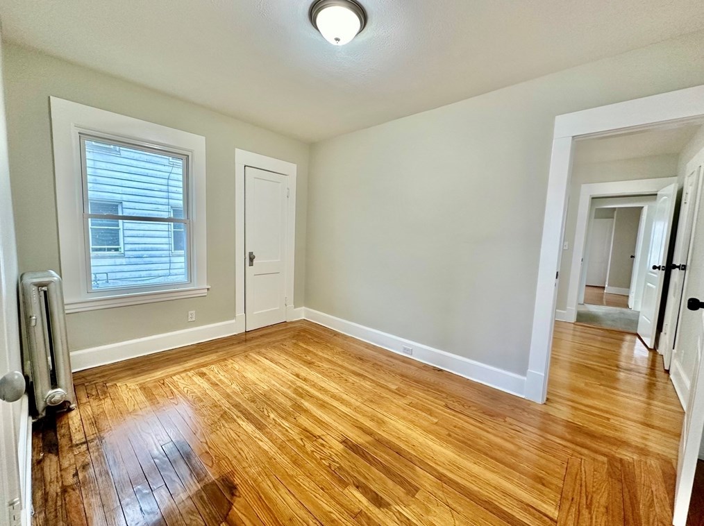 373 Hampden St, Chicopee MA 01013-1557 exterior