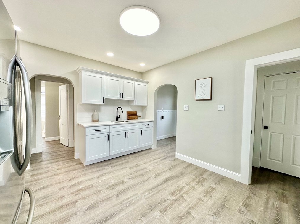 373 Hampden St, Chicopee MA 01013-1557 exterior