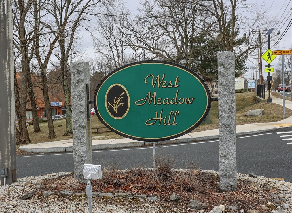 76 Perkins Ct, Haverhill MA  01832-1185 exterior