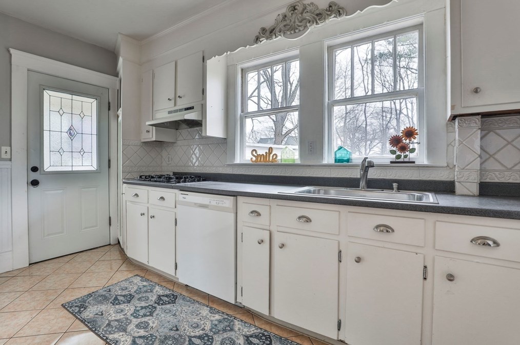 26 Bella Vista Ave, Mansfield MA  02048-1307 exterior