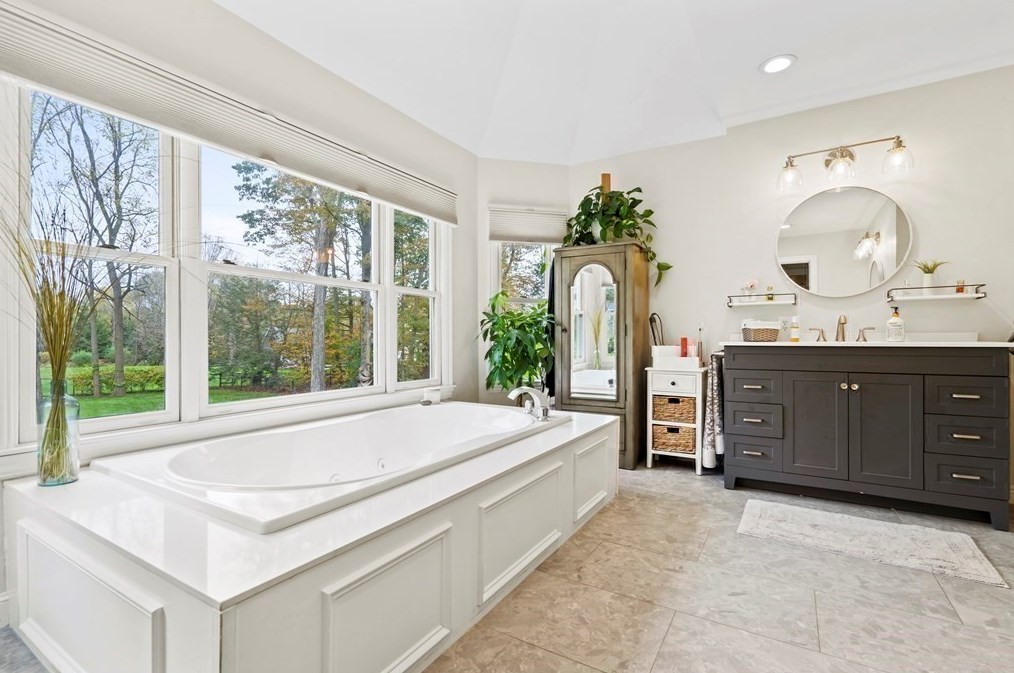 83 Main St, Southborough MA  01772-1225 exterior